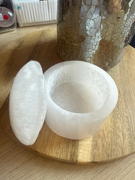 Selenite ring bowl