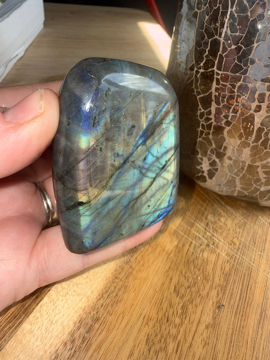 Labradorite L