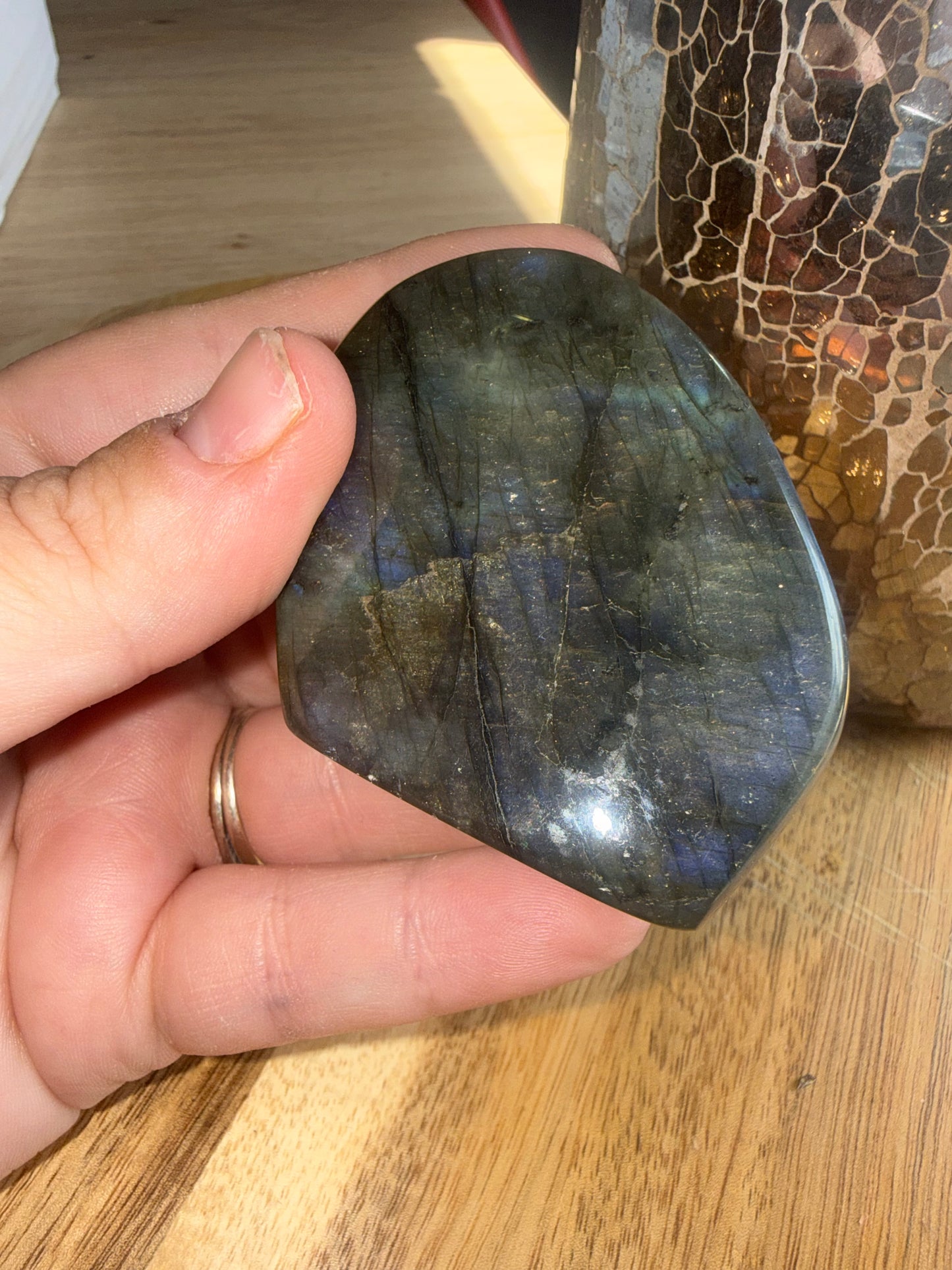 Labradorite k